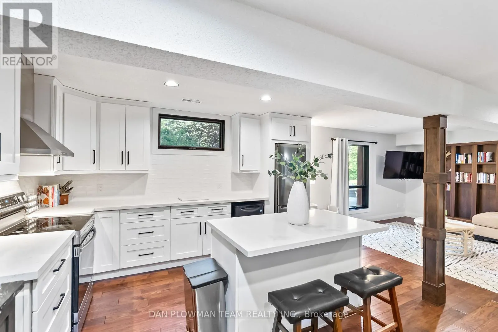 5 SUMAC ROAD