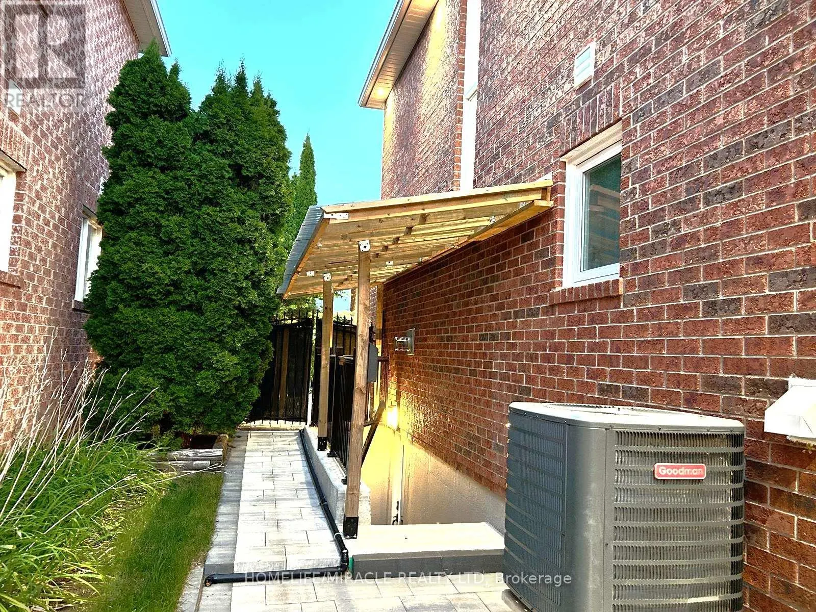 11 BERKSHIRE COURT