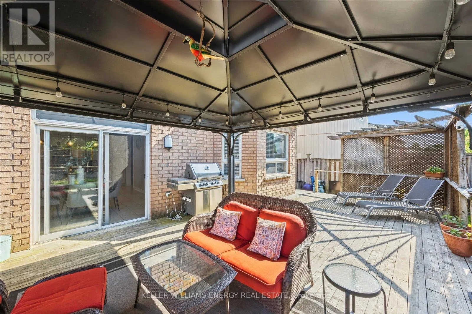18 HELSTON CRESCENT