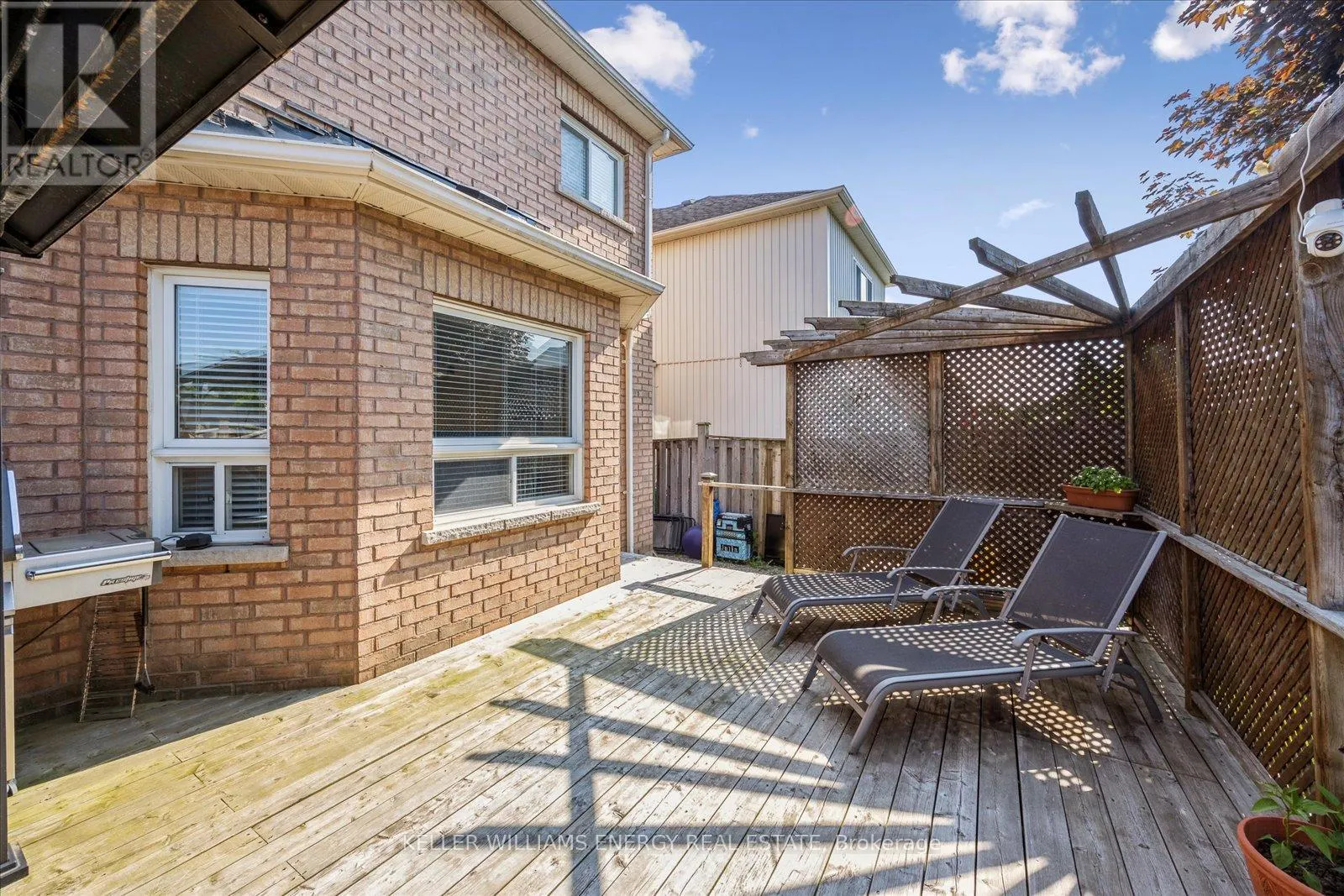 18 HELSTON CRESCENT