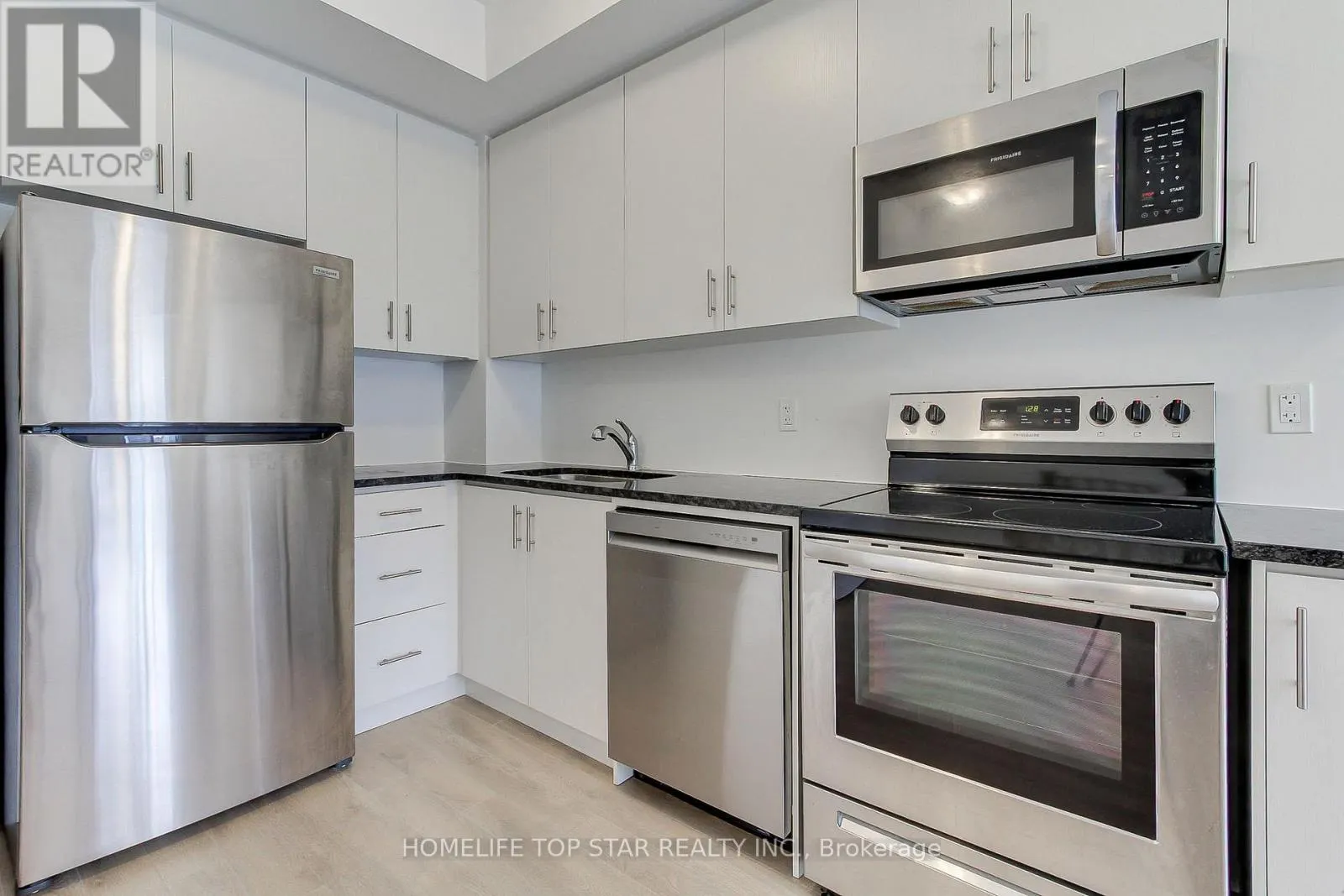 815 - 2635 WILLIAM JACKSON DRIVE