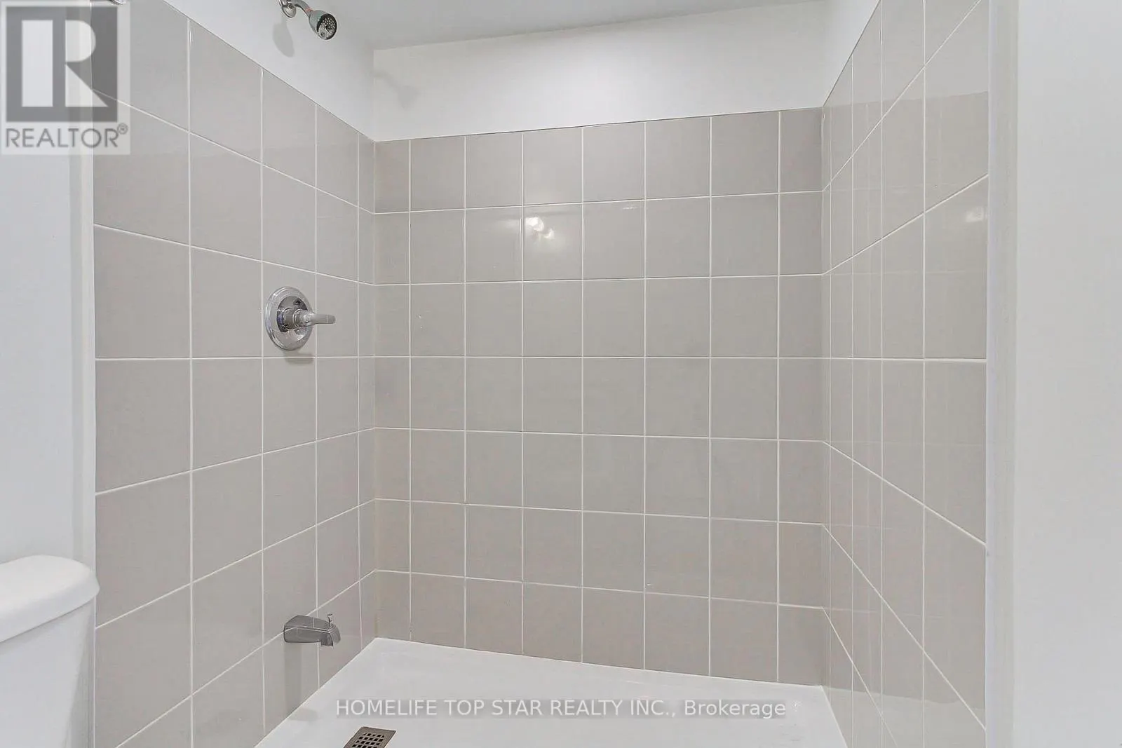 815 - 2635 WILLIAM JACKSON DRIVE