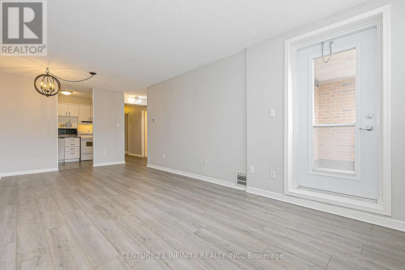 306 - 80 ATHOL STREET E, #306