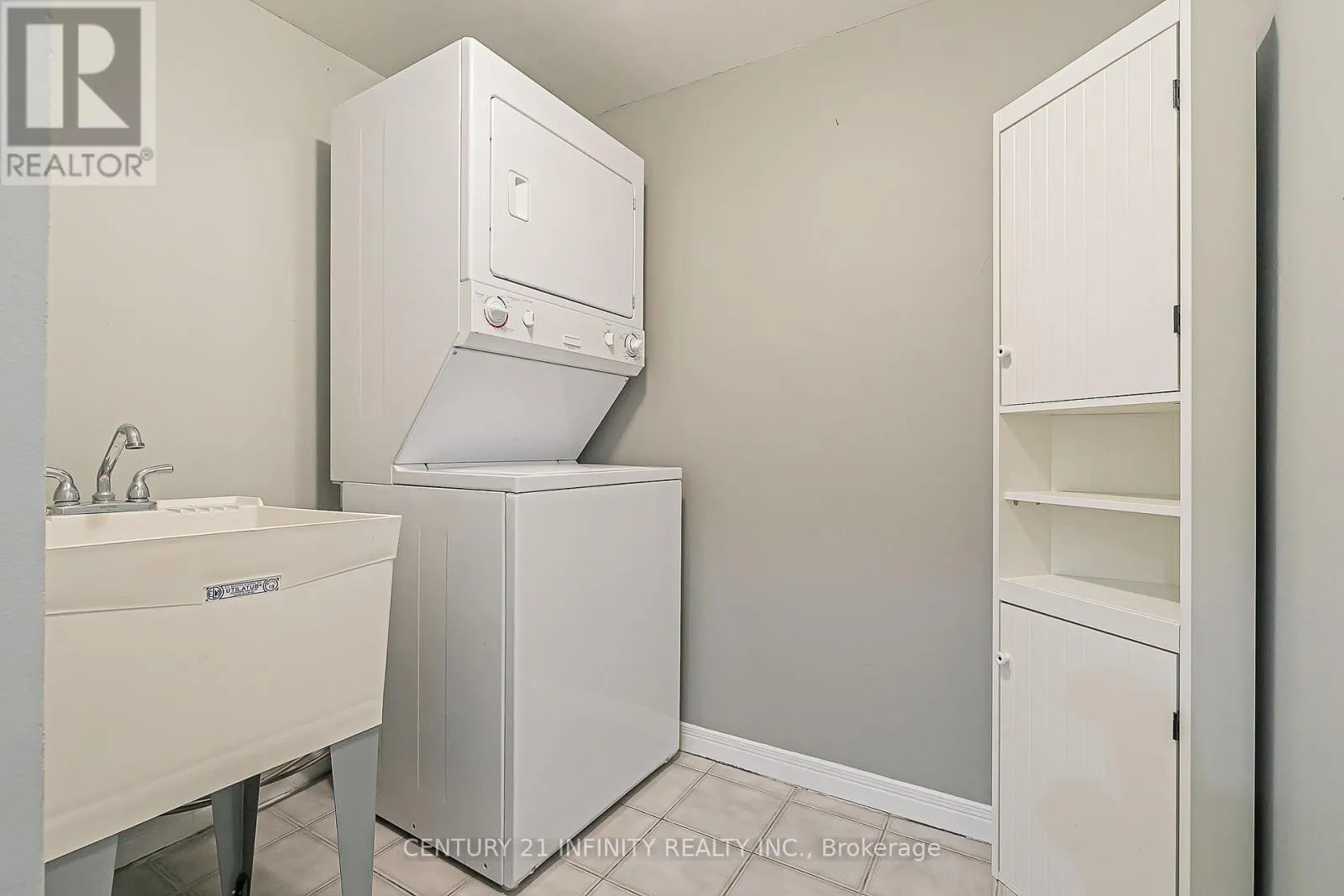 306 - 80 ATHOL STREET E, #306