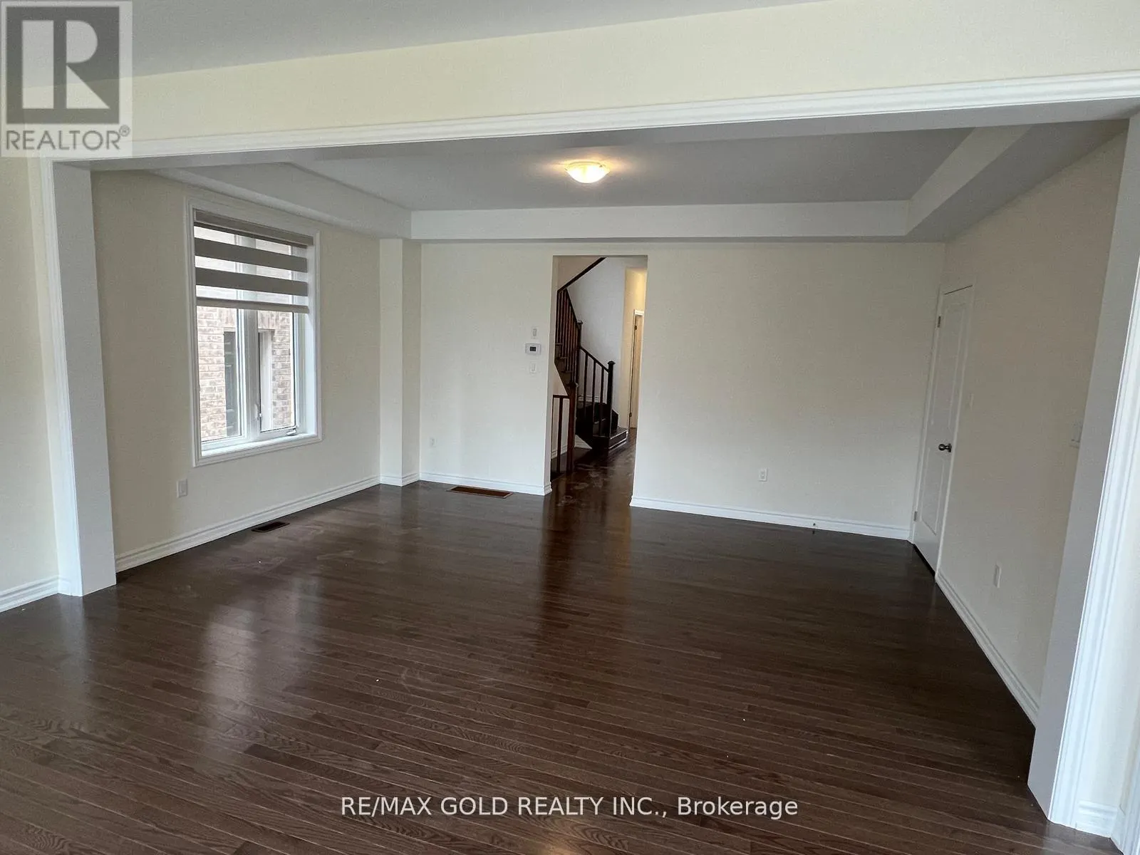 UPPER - 888 REXTON DRIVE