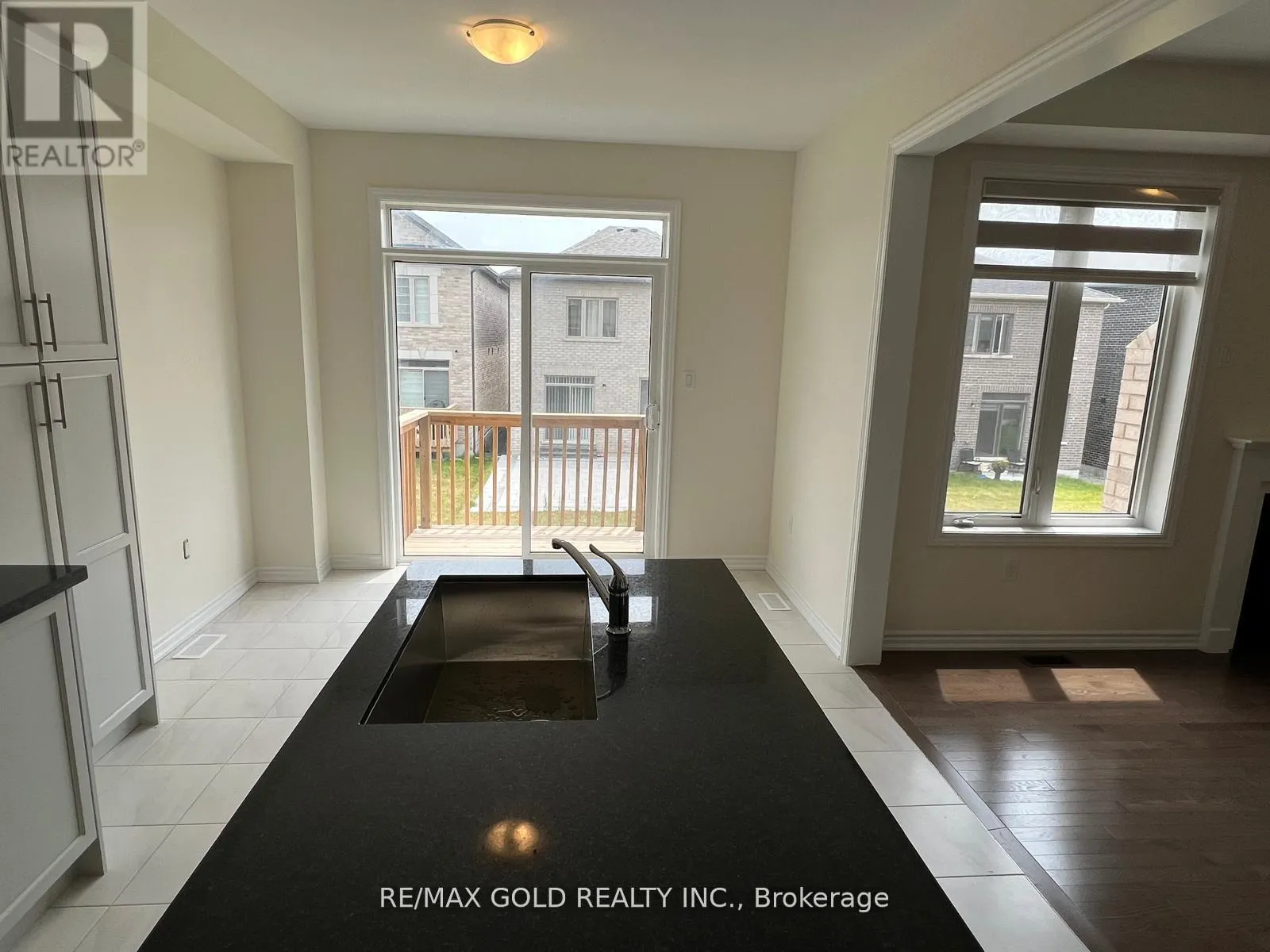 UPPER - 888 REXTON DRIVE
