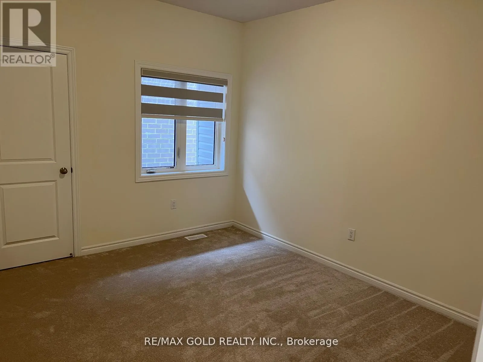 UPPER - 888 REXTON DRIVE