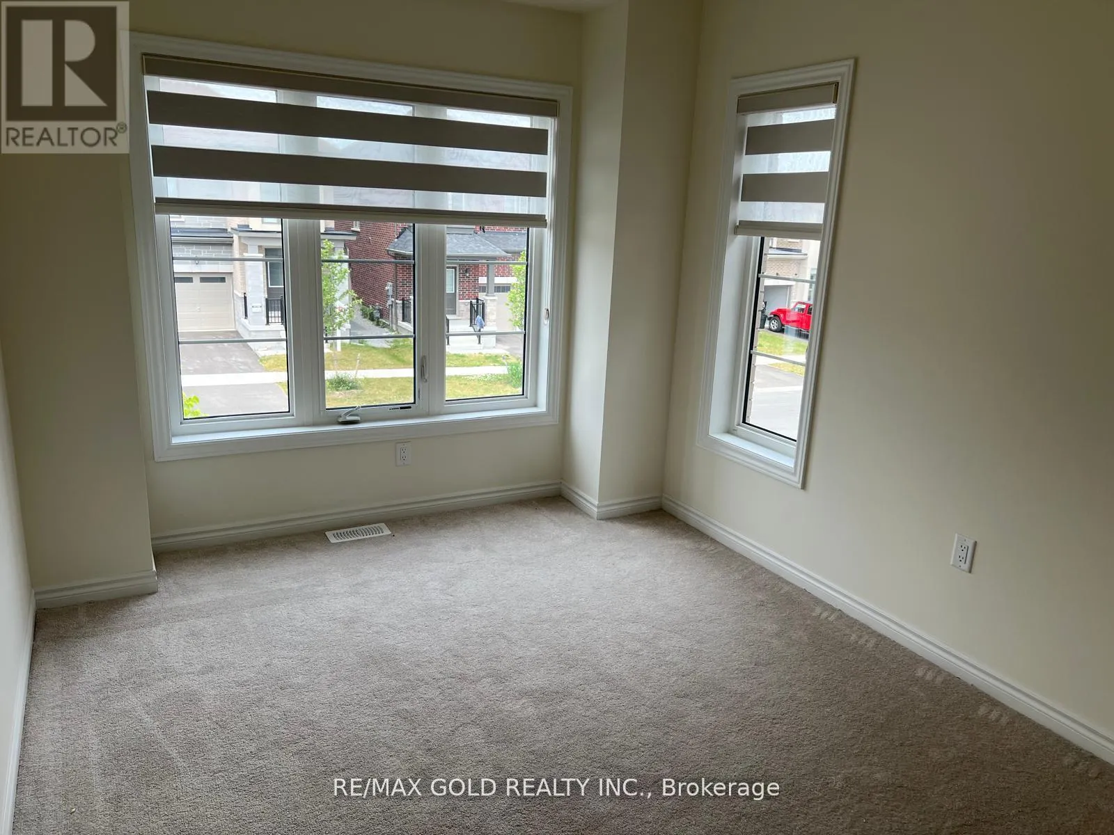 UPPER - 888 REXTON DRIVE
