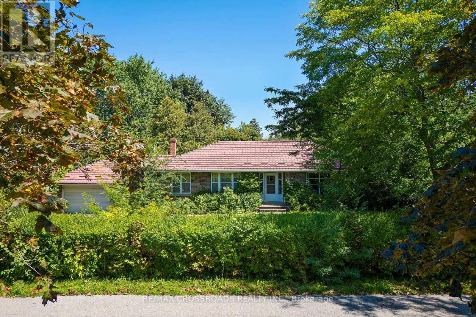 11 FAIRCROFT BOULEVARD