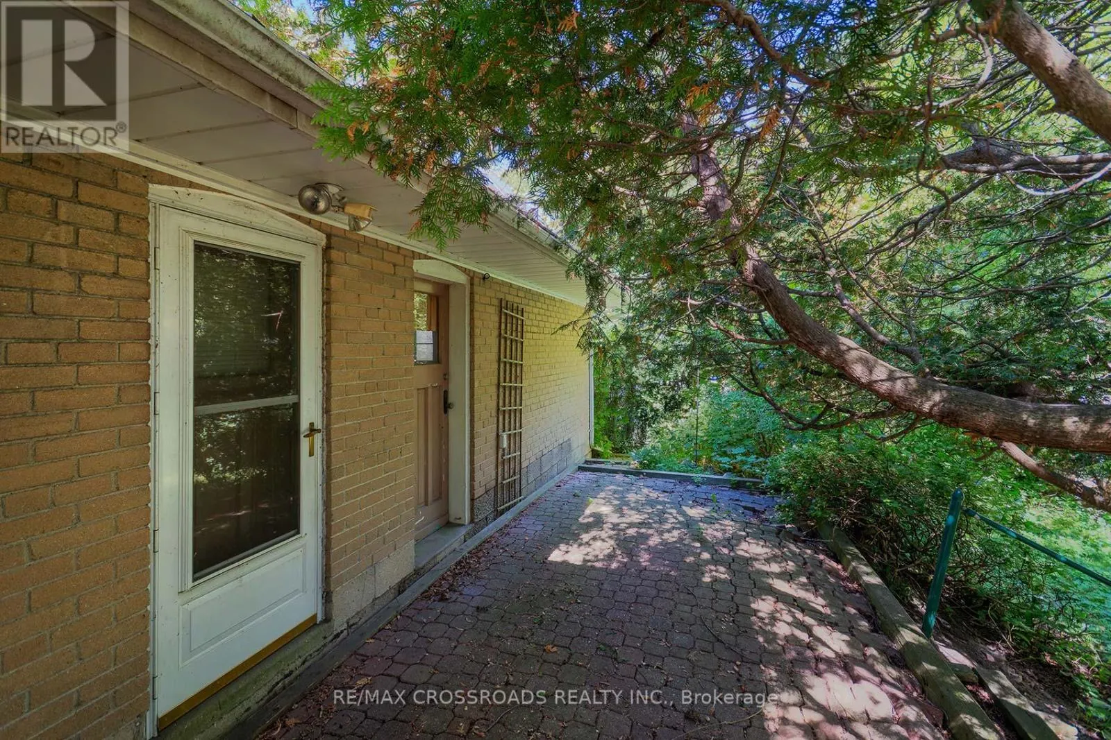 11 FAIRCROFT BOULEVARD