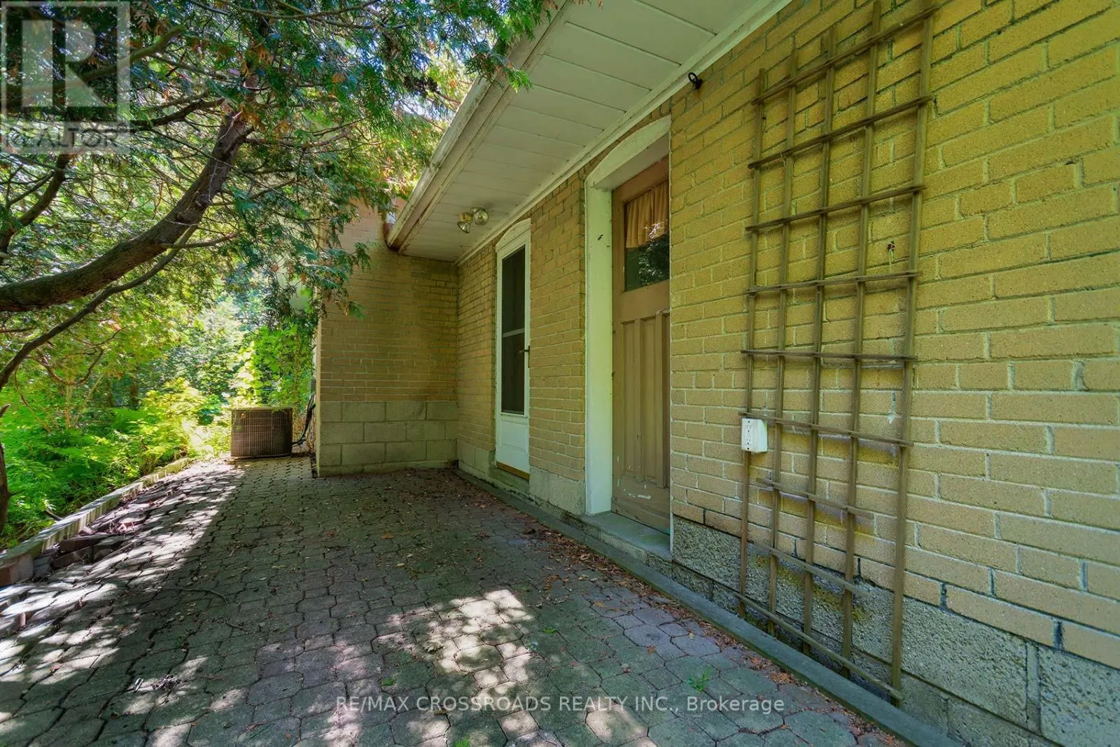 11 FAIRCROFT BOULEVARD