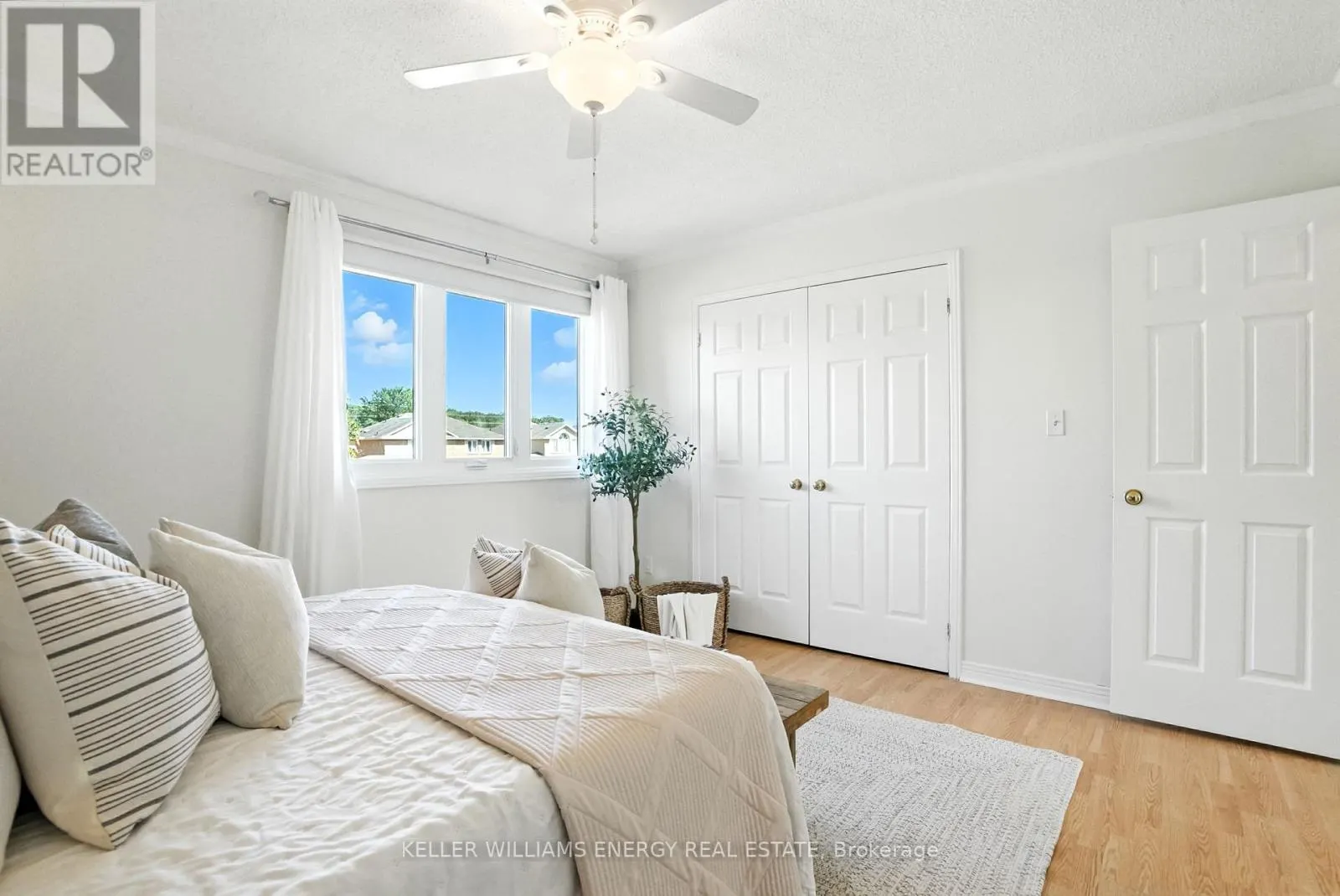22 SHORT CRESCENT
