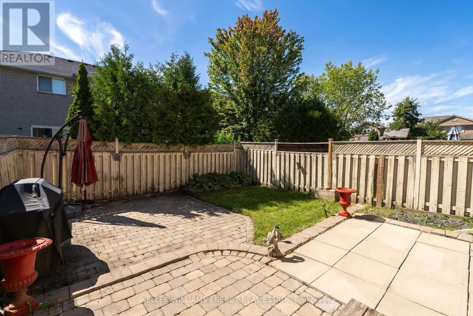 22 SHORT CRESCENT