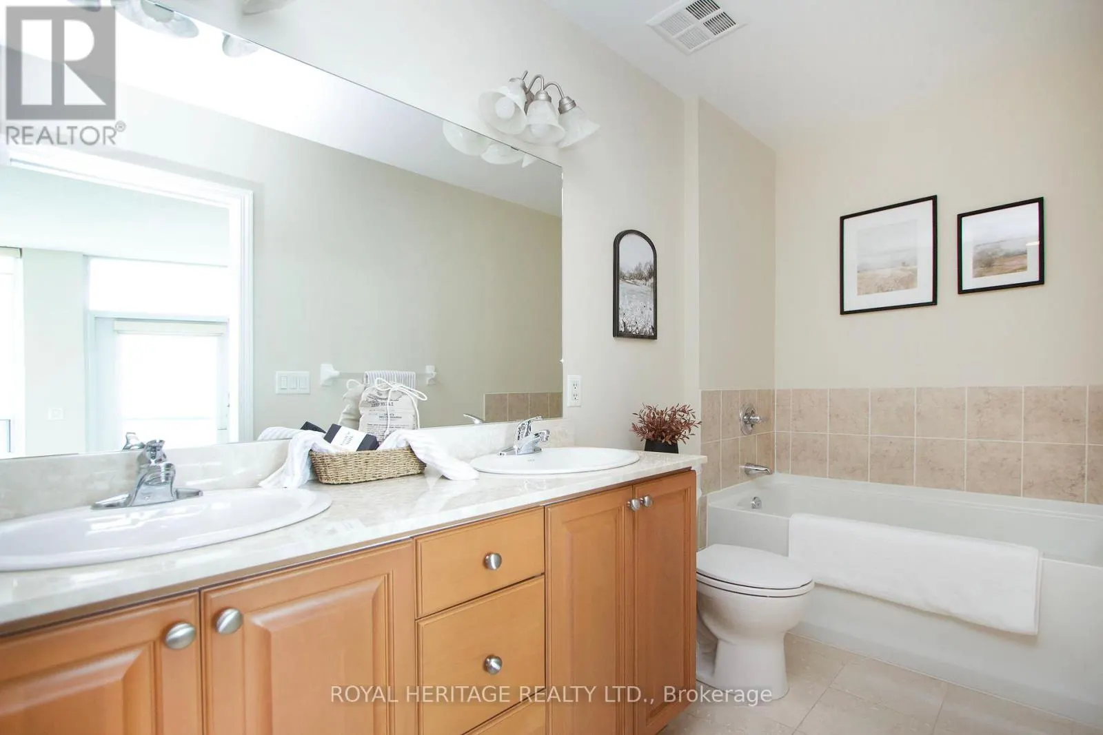1209 - 340 WATSON ST STREET W, #1209