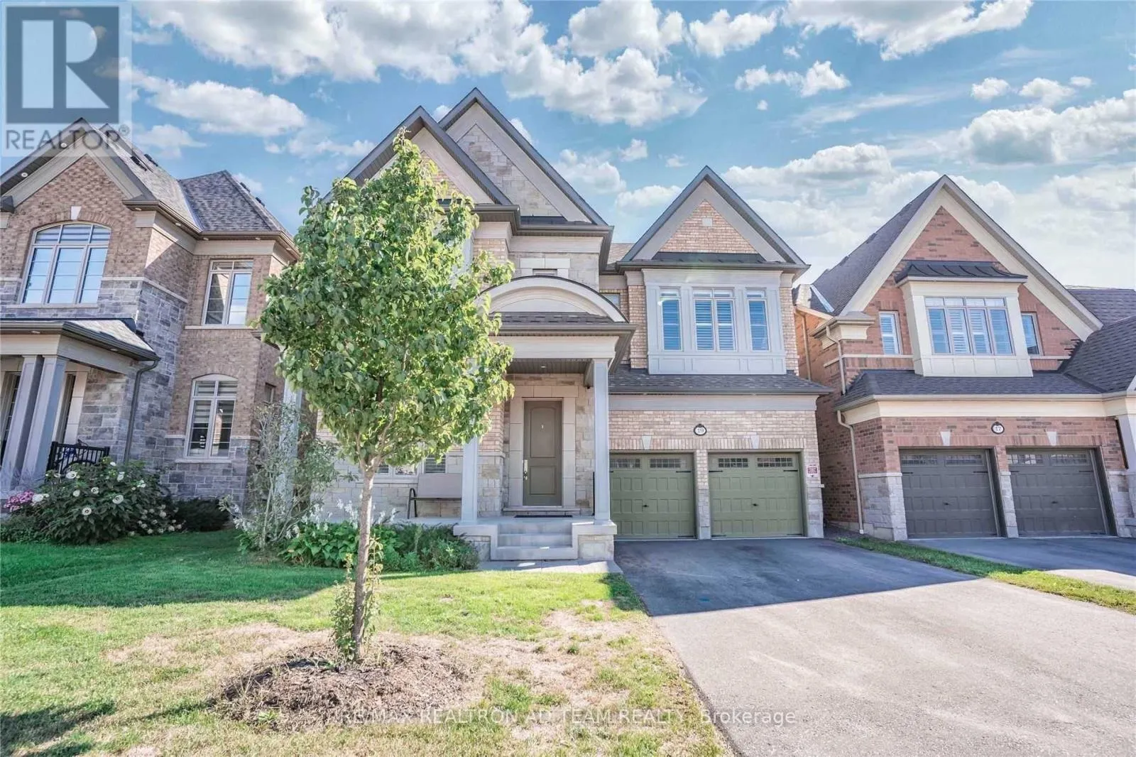 19 PENNINE DRIVE
