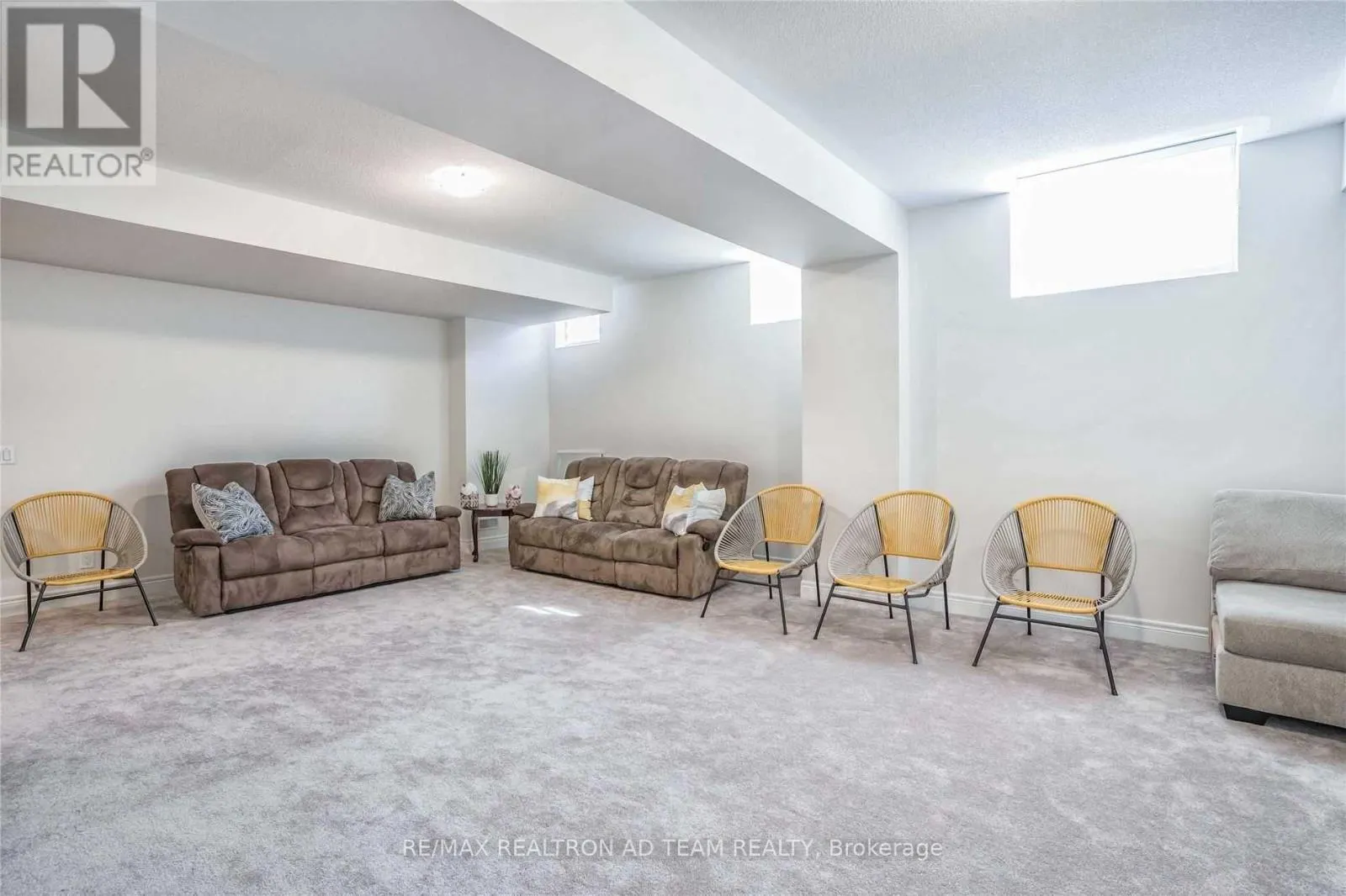 19 PENNINE DRIVE