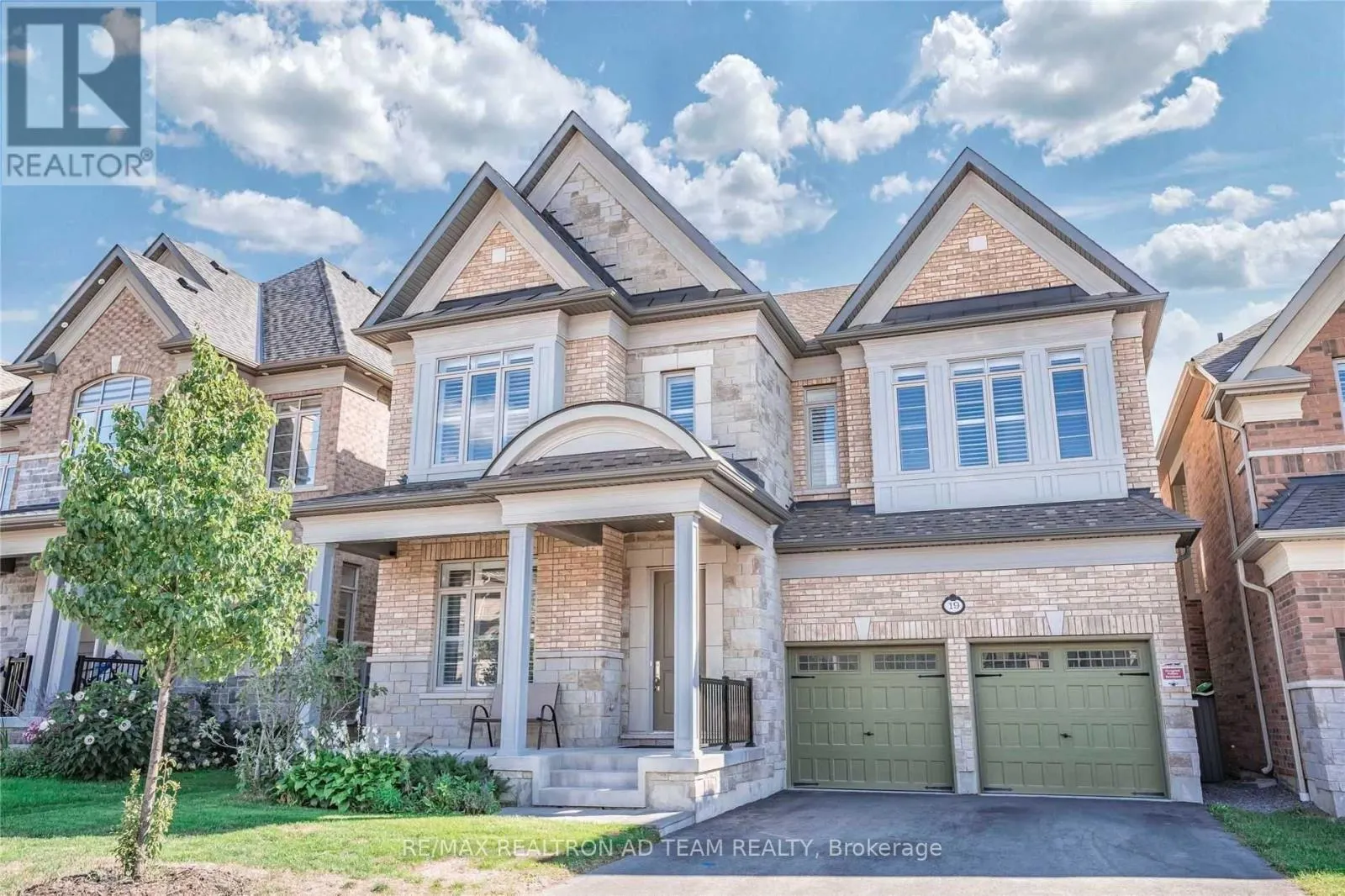 19 PENNINE DRIVE