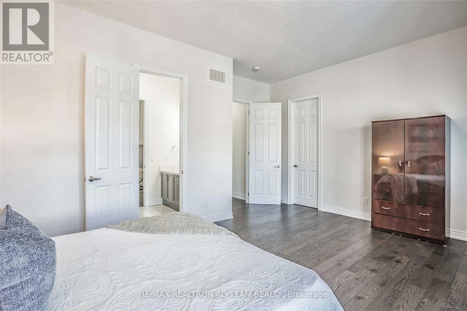 19 PENNINE DRIVE