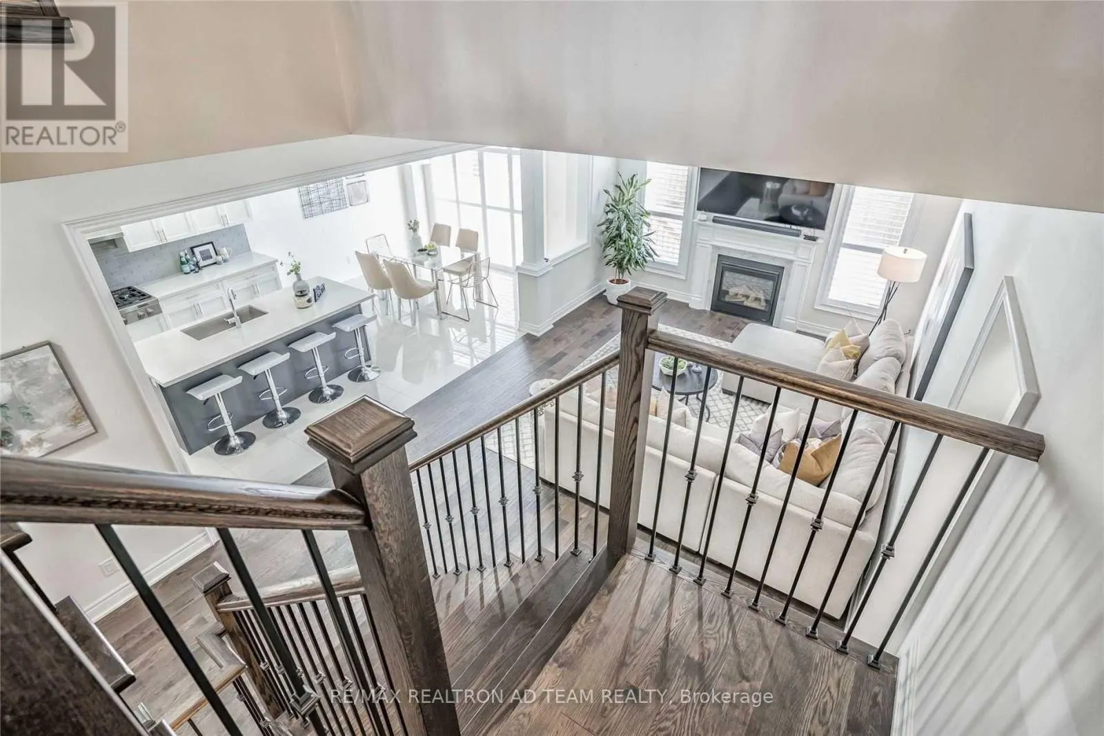 19 PENNINE DRIVE