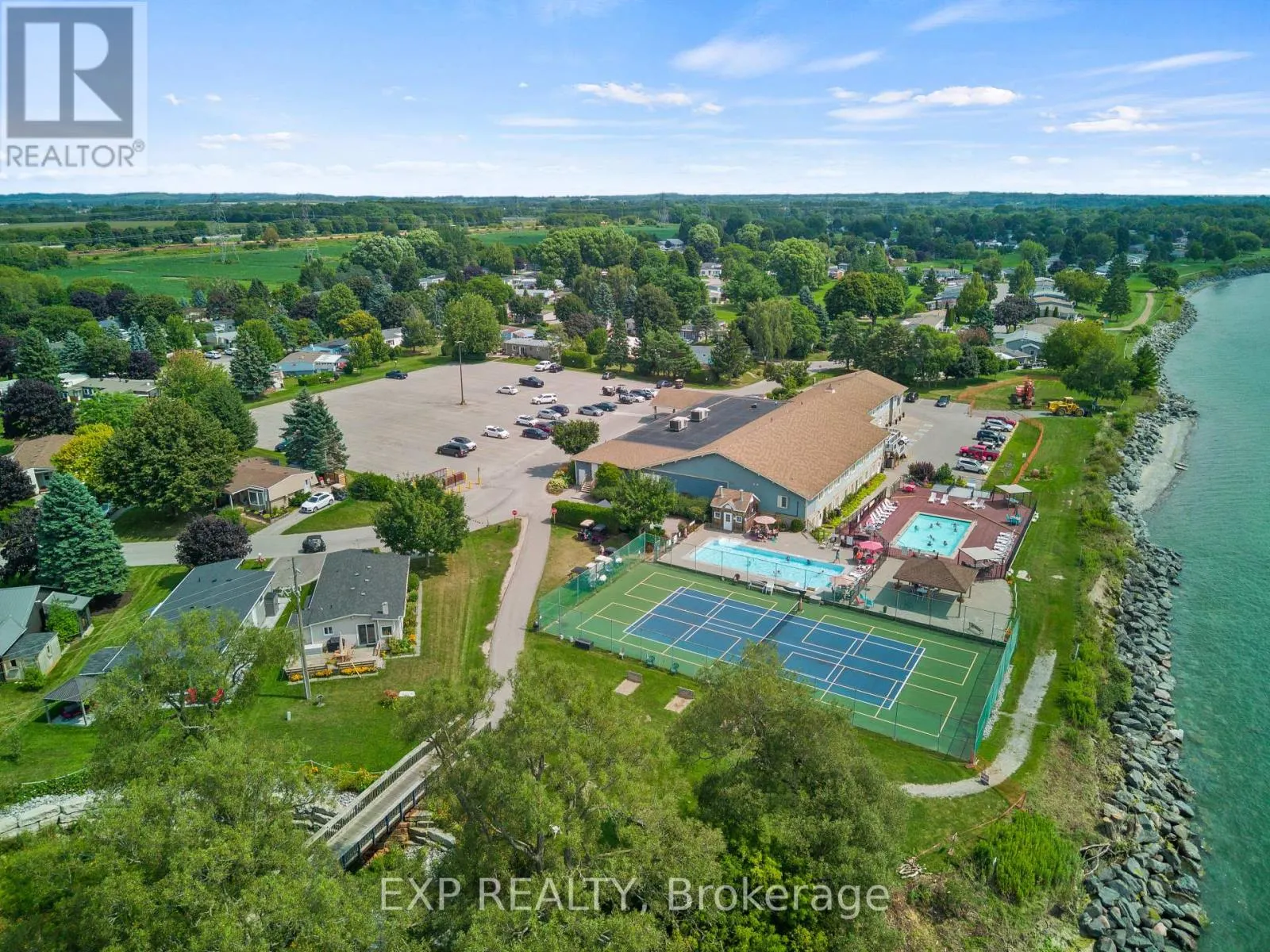 44 BLUFFS ROAD