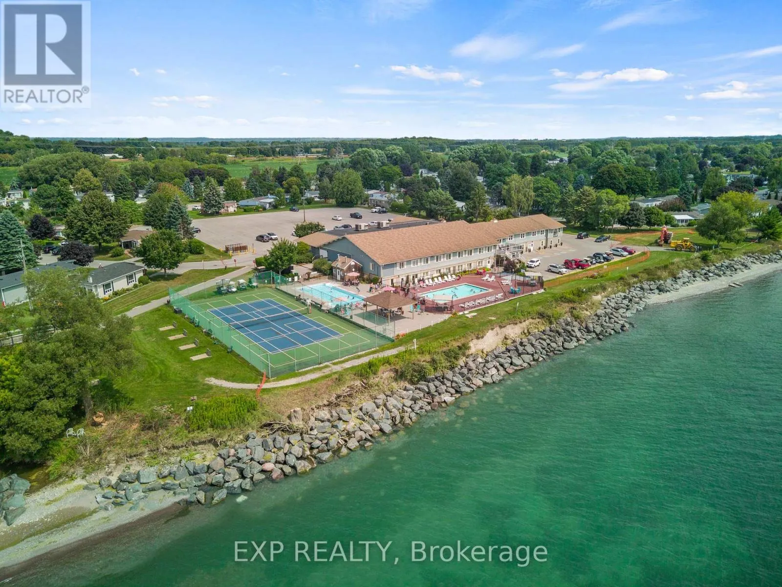 44 BLUFFS ROAD