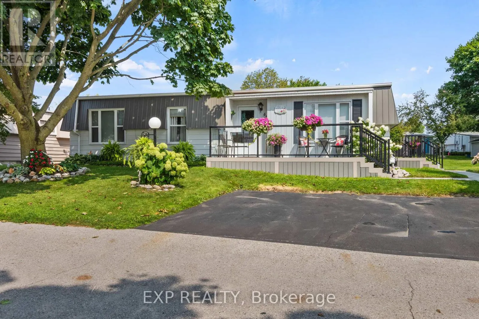 44 BLUFFS ROAD