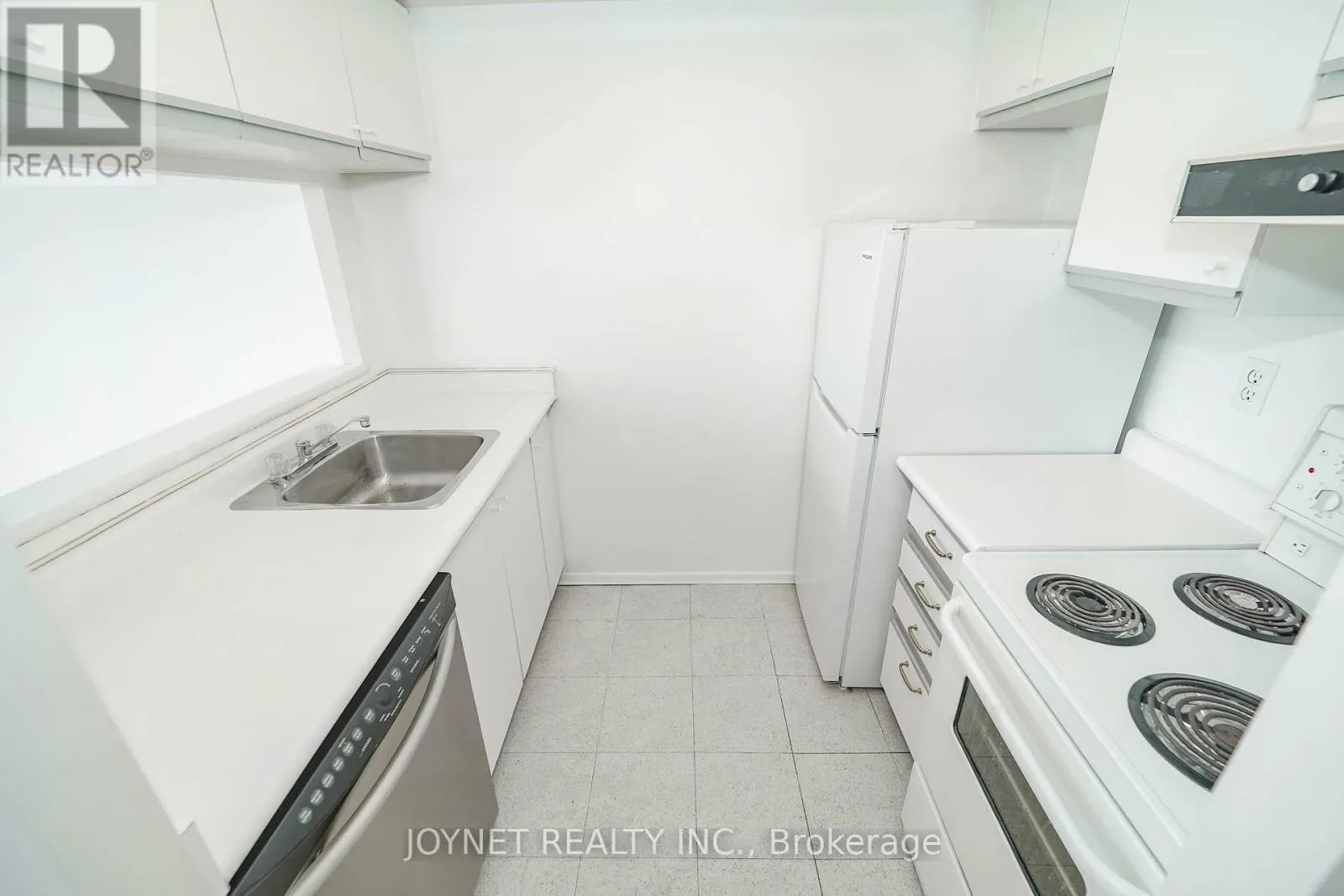 917 - 2460 EGLINTON AVENUE E