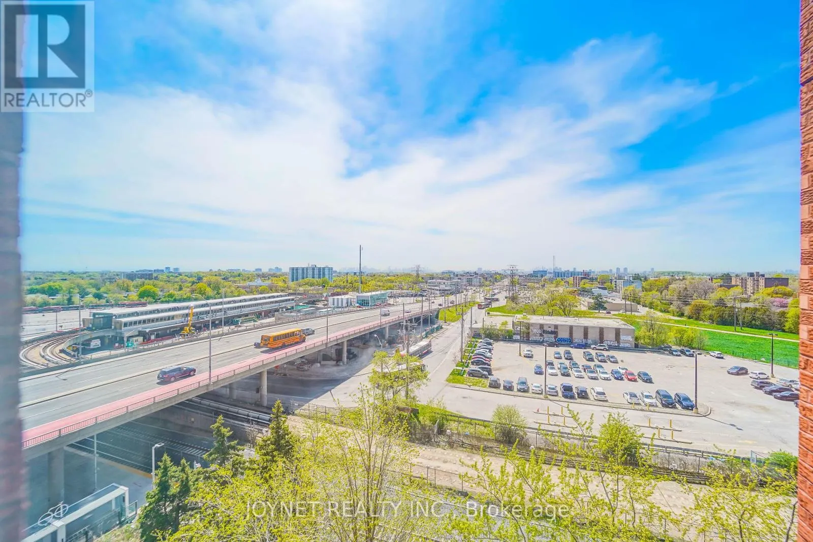 917 - 2460 EGLINTON AVENUE E
