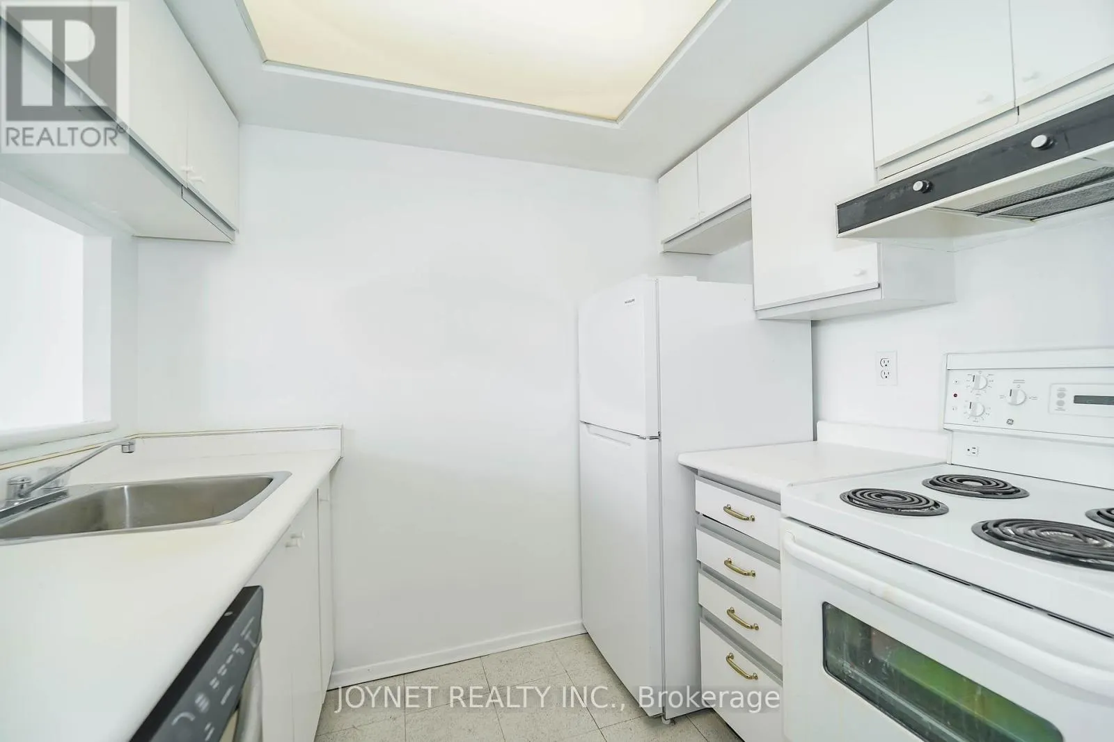 917 - 2460 EGLINTON AVENUE E
