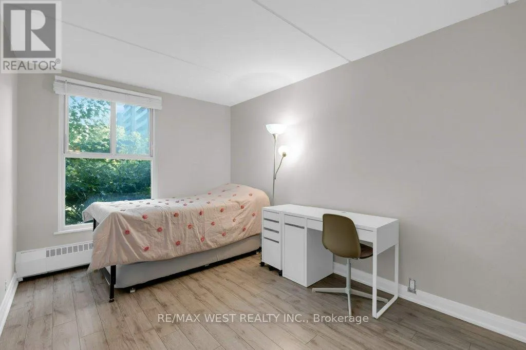 203 - 2 GLAMORGAN AVENUE