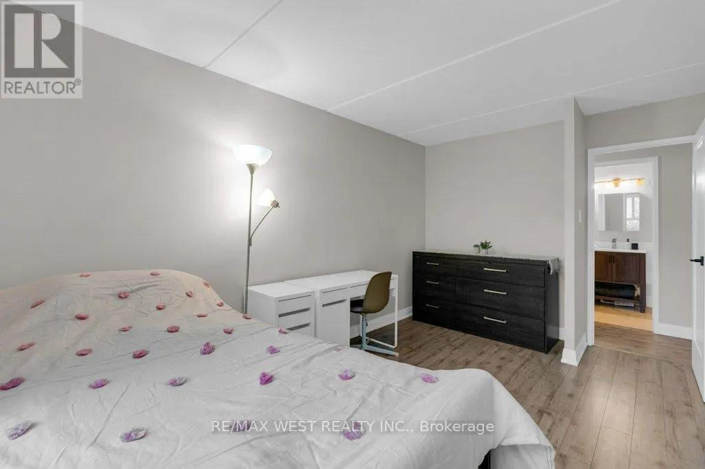 203 - 2 GLAMORGAN AVENUE