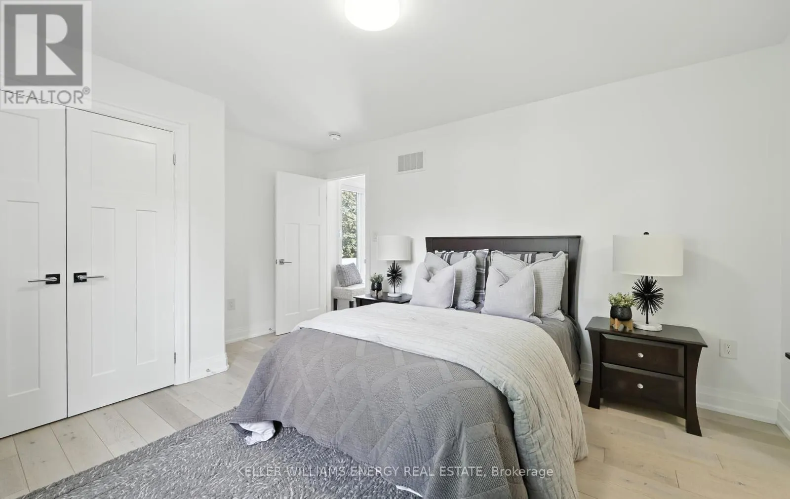 96 KINGSDALE DRIVE