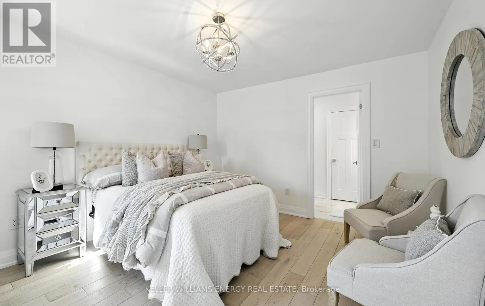 96 KINGSDALE DRIVE