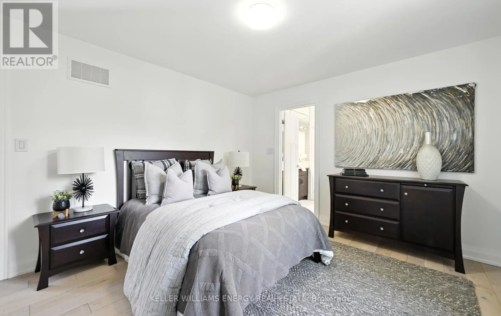 96 KINGSDALE DRIVE