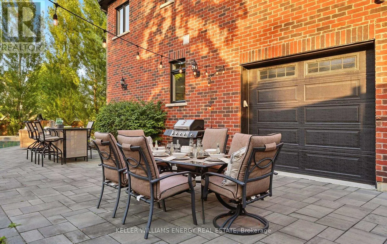 96 KINGSDALE DRIVE