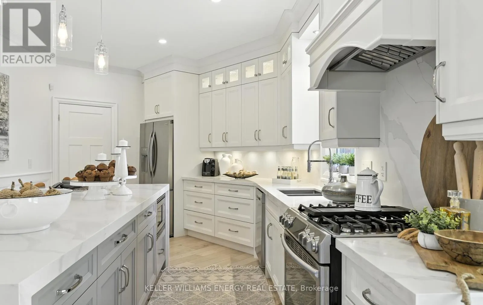 96 KINGSDALE DRIVE