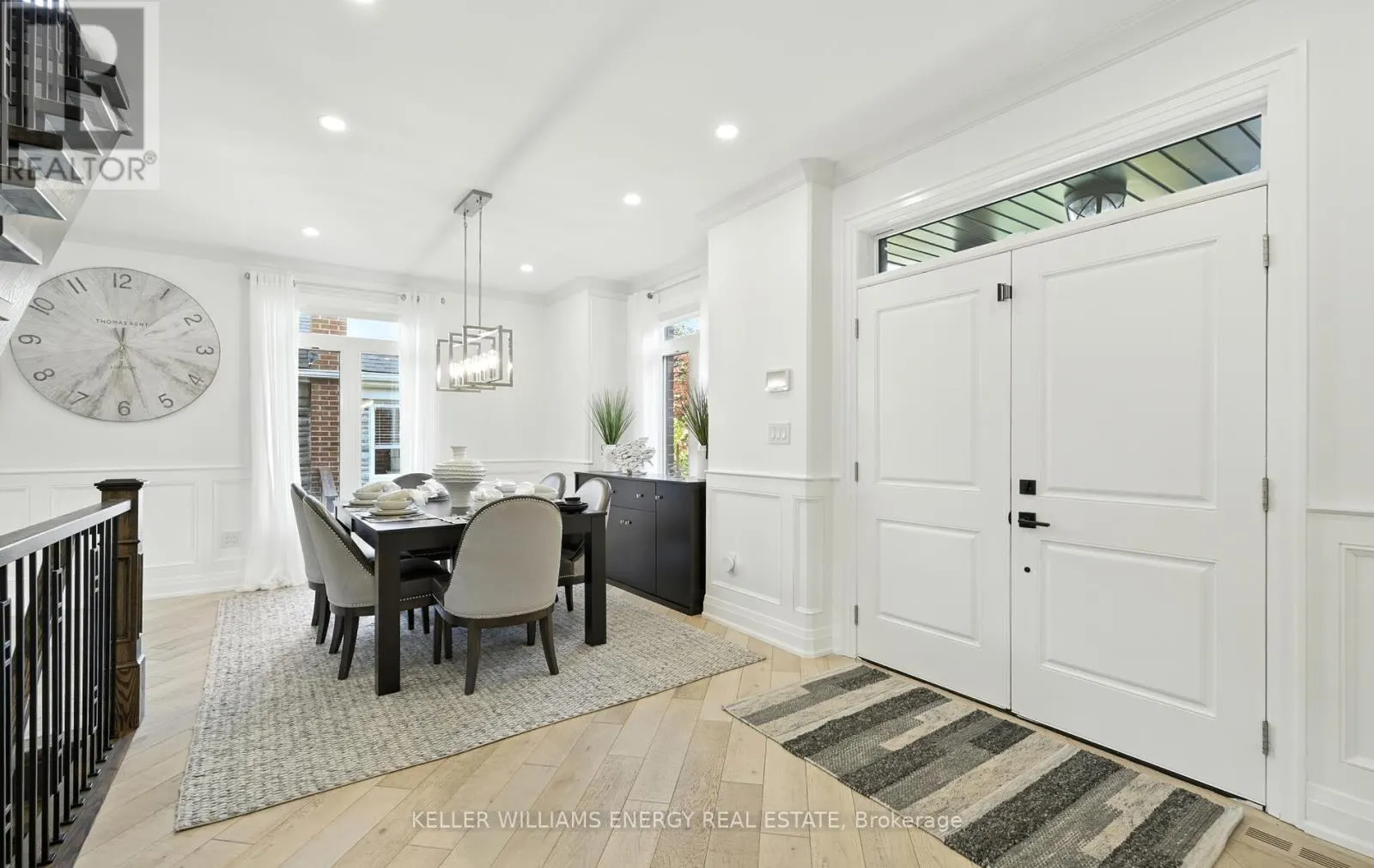 96 KINGSDALE DRIVE