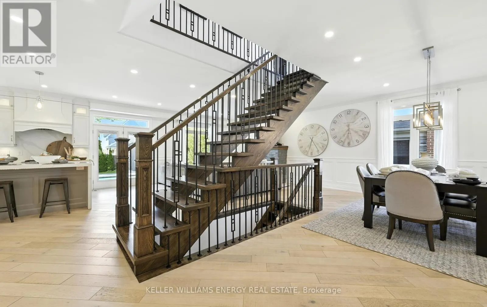 96 KINGSDALE DRIVE