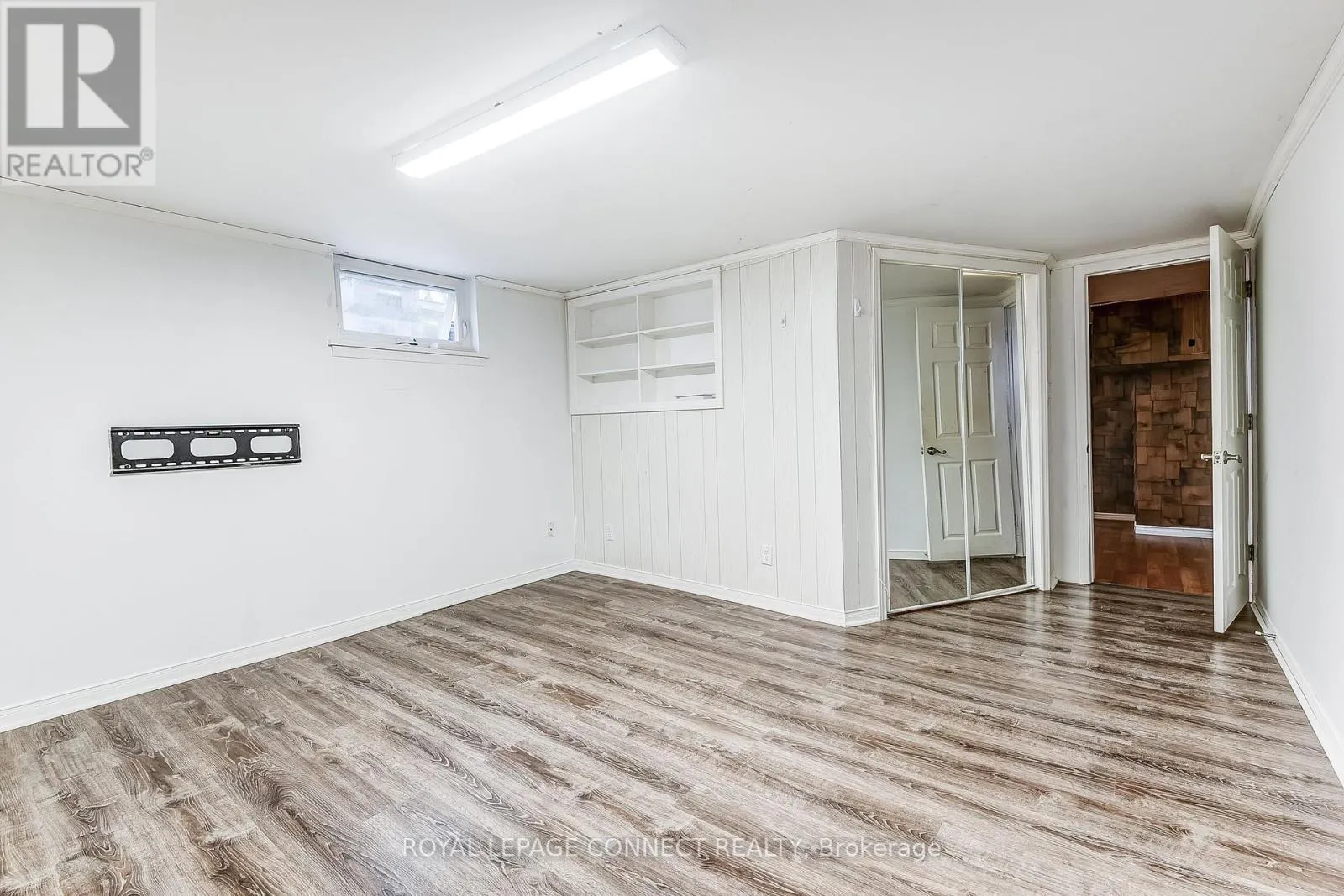 53 GLORY CRESCENT