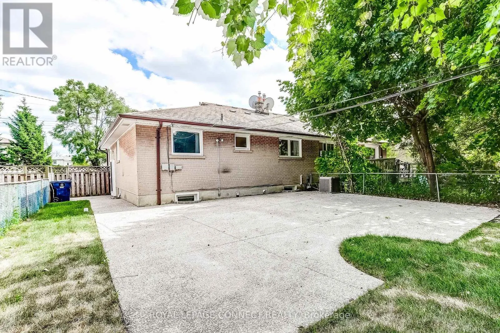 53 GLORY CRESCENT