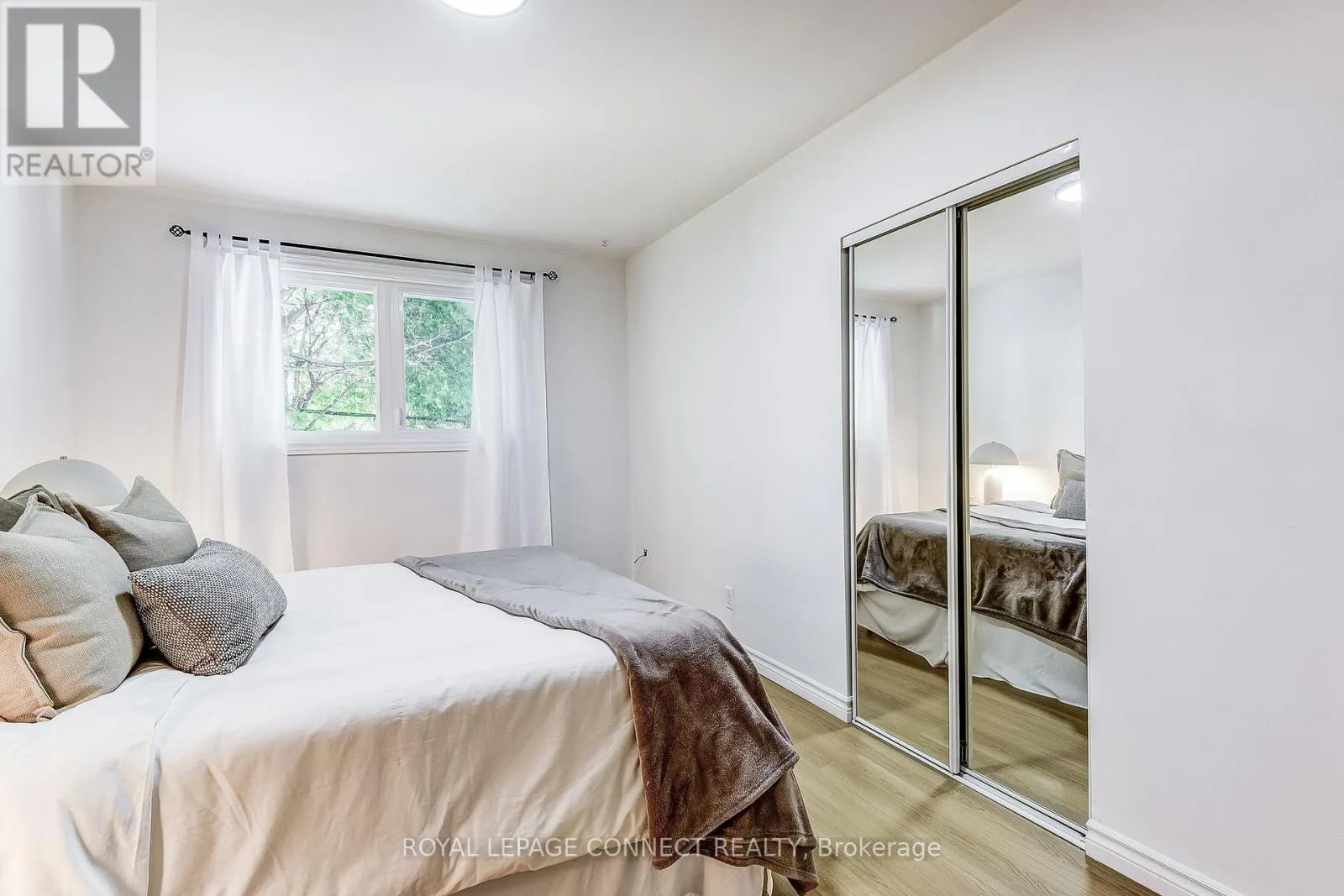 53 GLORY CRESCENT