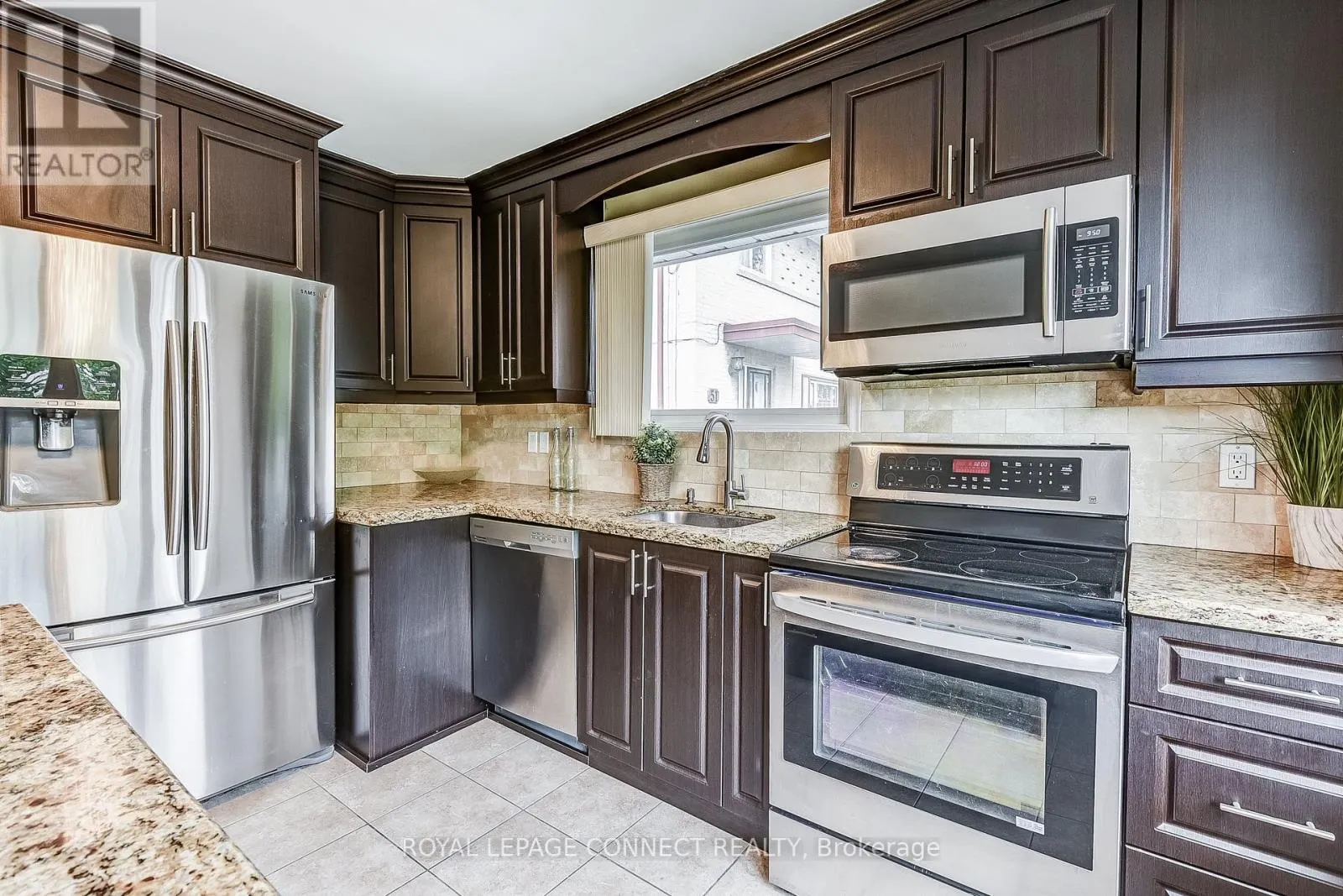 53 GLORY CRESCENT