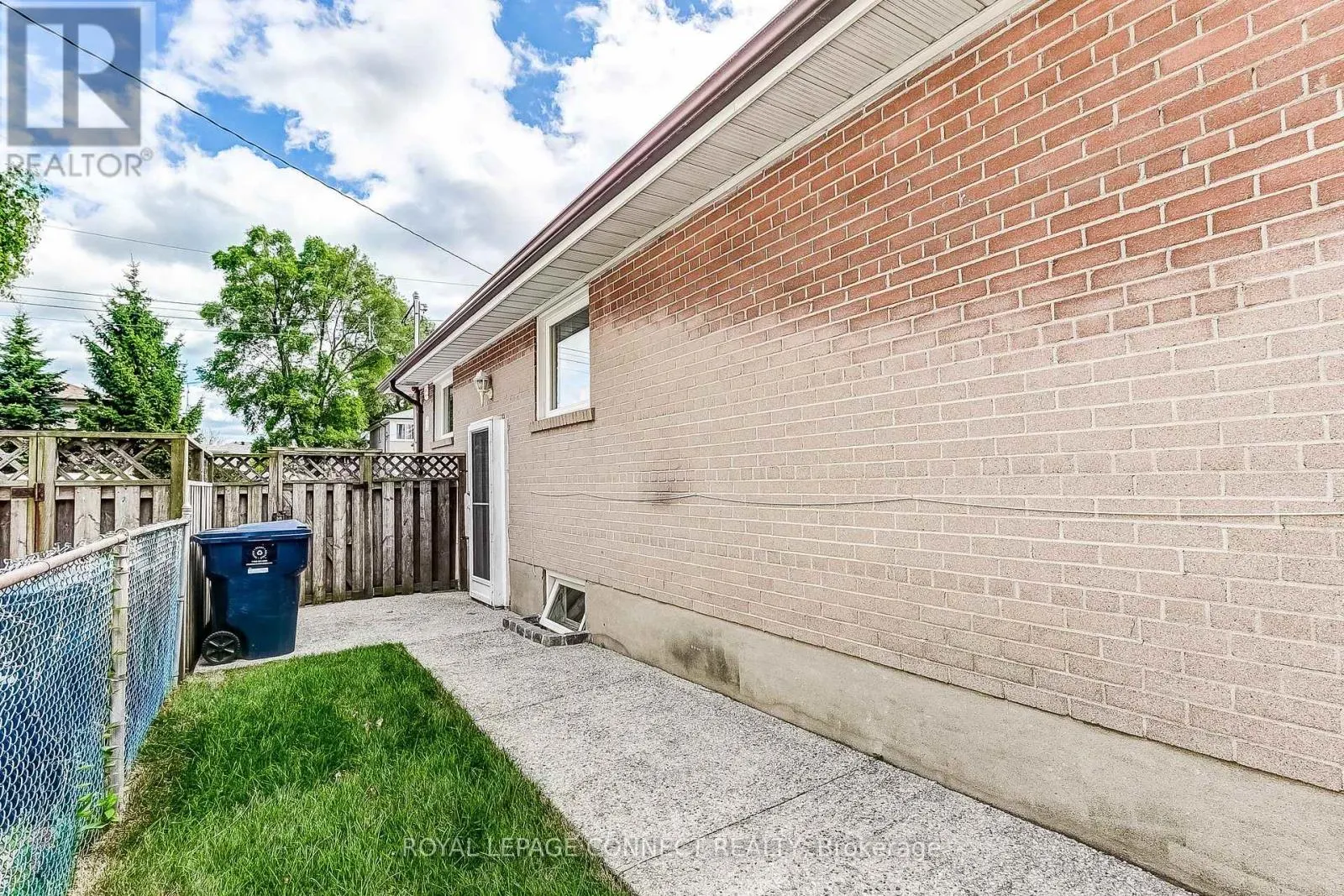 53 GLORY CRESCENT