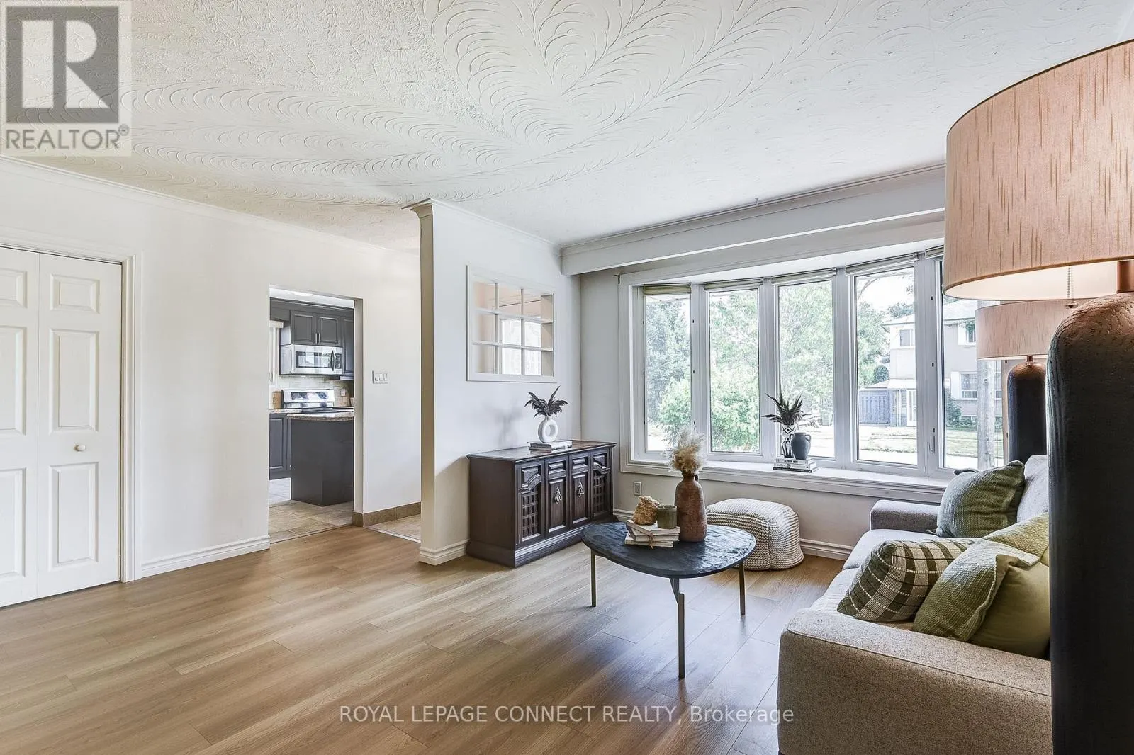 53 GLORY CRESCENT