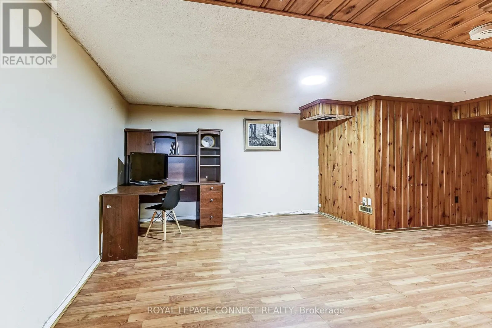 53 GLORY CRESCENT