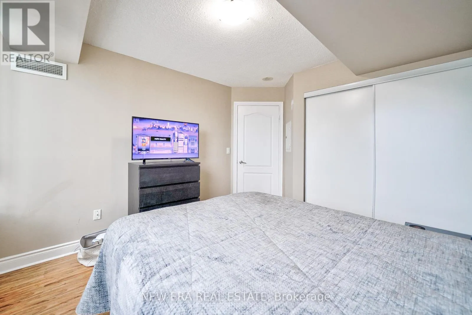 3105 - 60 BRIAN HARRISON WAY