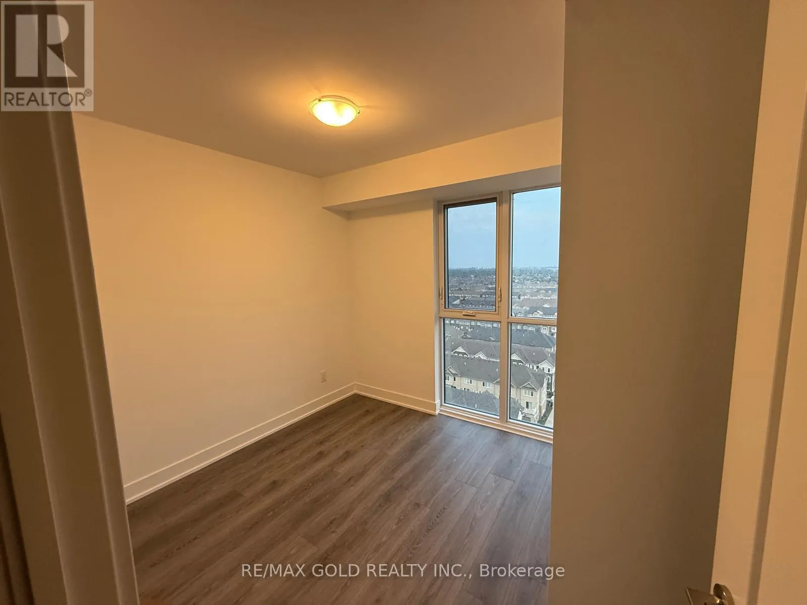 1206 - 2545 SIMCOE STREET N