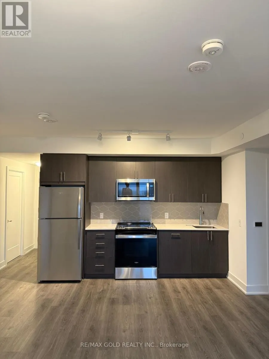 1206 - 2545 SIMCOE STREET N