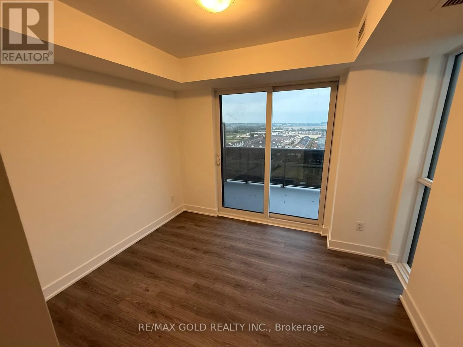 1206 - 2545 SIMCOE STREET N