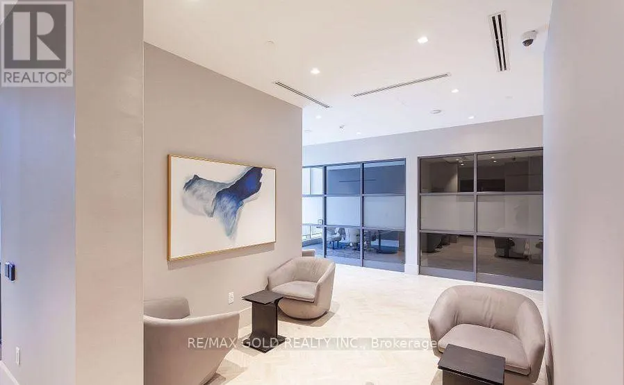 1206 - 2545 SIMCOE STREET N